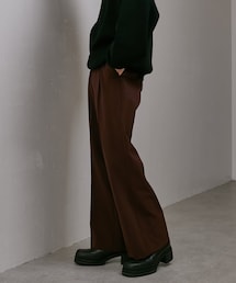Lui's（ルイス）の「ワイドレッグフレアパンツ（スラックス