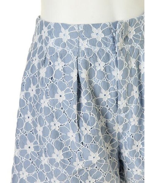 dazzlin（ダズリン）の「フラワーレースハイウエストSPT（パンツ・レディース・オフホワイト/ブラック/ブルー・S/M）」の7枚目の写真