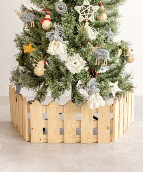 studio CLIP（スタディオクリップ）の「ウッド柵脚隠し[CHRISTMAS 2023