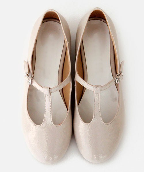 DHOLIC（ディーホリック）の「Tストラップフラットシューズ（その他シューズ・レディース・レッド/ブラック/ライトベージュ/ライトピンク・225/230/235/240/245/250）」の3枚目の写真