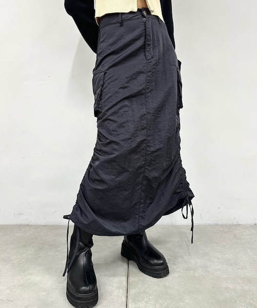 WHO'S WHO gallery（フーズフーギャラリー）の「シャーリングナイロンロングスカート（スカート・レディース・グレー/ネイビー/ブラック・F）」の3枚目の写真