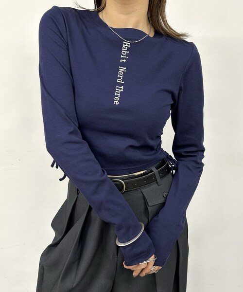 WHO'S WHO gallery(フーズフーギャラリー)の「【HiNT/ヒント】HiNTロゴL/S TEE(Tシャツ/カットソー・レディース・オフホワイト/ブラック/チャコールグレー/ネイビー/サックスブルー・F)」の4枚目の写真