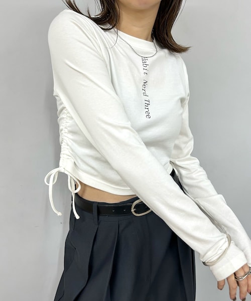 WHO'S WHO gallery(フーズフーギャラリー)の「【HiNT/ヒント】HiNTロゴL/S TEE(Tシャツ/カットソー・レディース・オフホワイト/ブラック/チャコールグレー/ネイビー/サックスブルー・F)」の1枚目の写真