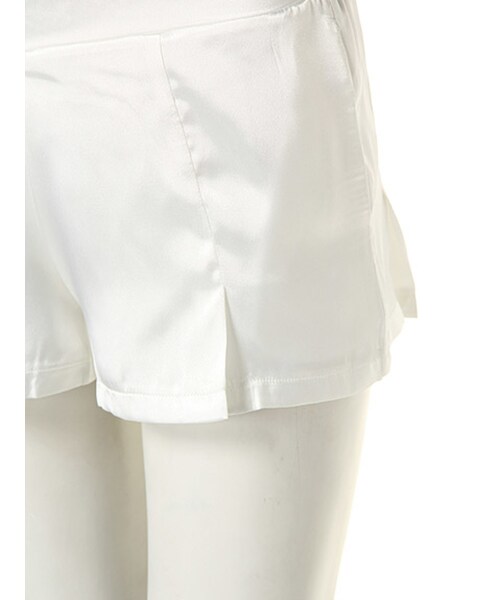 GYDA(ジェイダ)の「サテンショートパンツ(パンツ・レディース・オフホワイト/ベージュ・S/M)」の9枚目の写真