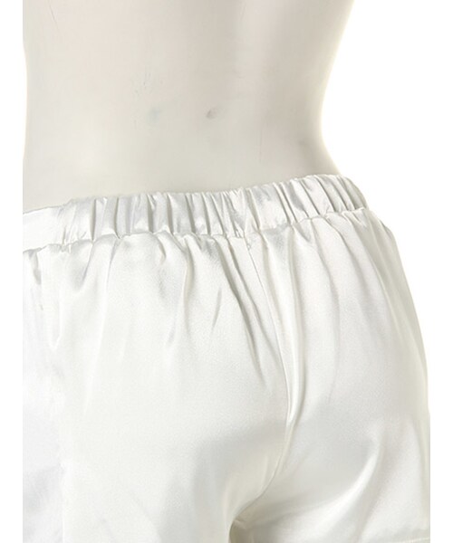 GYDA(ジェイダ)の「サテンショートパンツ(パンツ・レディース・オフホワイト/ベージュ・S/M)」の11枚目の写真