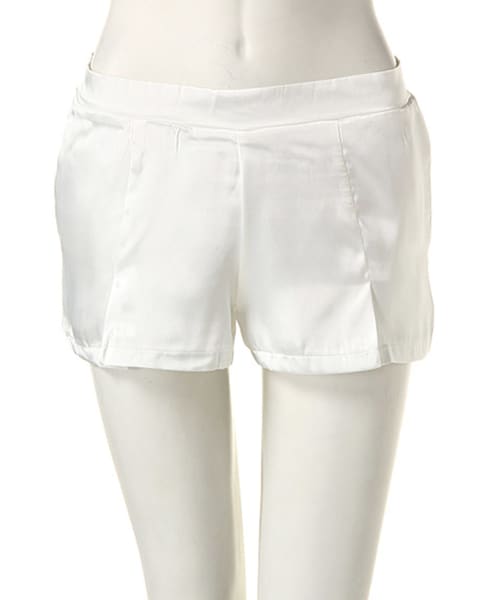 GYDA(ジェイダ)の「サテンショートパンツ(パンツ・レディース・オフホワイト/ベージュ・S/M)」の1枚目の写真