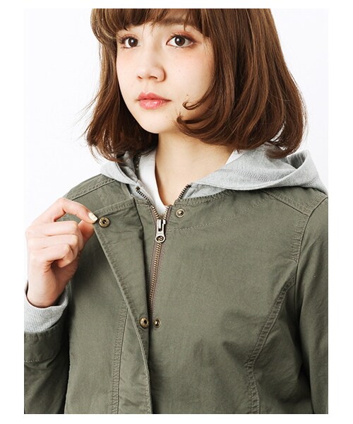 earth music&ecology(アースミュージックアンドエコロジー)の「<サイズコンシェルジュ>3Wayミリタリーブルゾン(ブルゾン ・レディース・カーキ/ネイビー・L)」の5枚目の写真