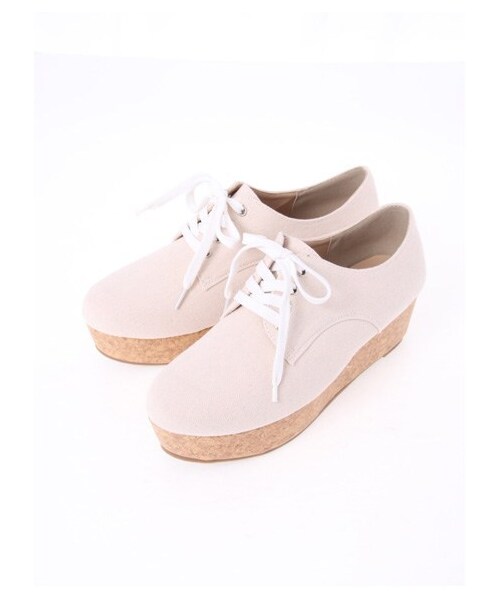 earth music&ecology(アースミュージックアンドエコロジー)の「<サイズコンシェルジュ>レースアップ厚底キャンバスシューズ(パンプス・レディース・アイボリー/ブラック/ライトイエロー・25cm)」の1枚目の写真