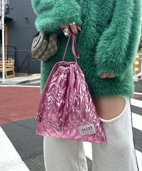 w closet（ダブルクローゼット）の「【Alley】ハートキルト巾着バック（バッグ・レディース・オフホワイト/ブラック/ピンク/シルバー・FREE）」の3枚目の写真