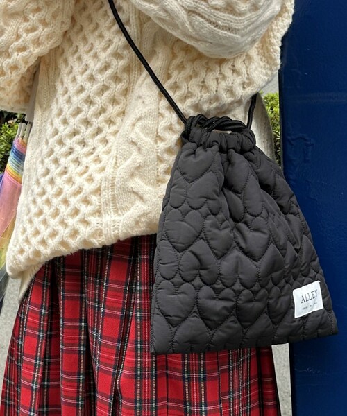w closet（ダブルクローゼット）の「【Alley】ハートキルト巾着バック（バッグ・レディース・オフホワイト/ブラック/ピンク/シルバー・FREE）」の17枚目の写真