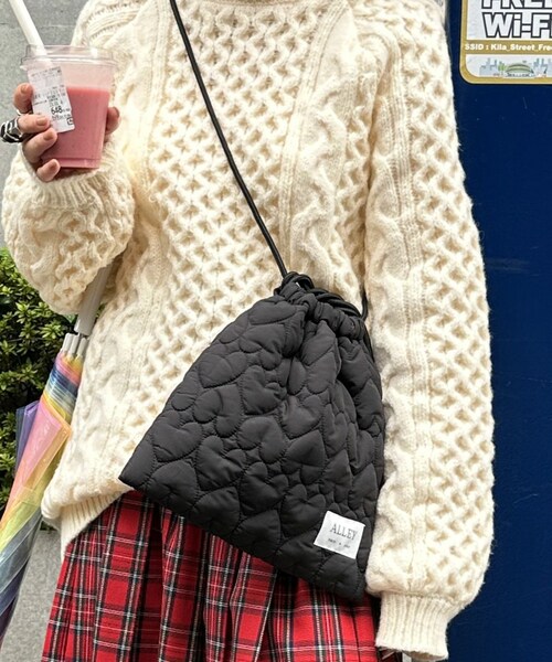 w closet（ダブルクローゼット）の「【Alley】ハートキルト巾着バック（バッグ・レディース・オフホワイト/ブラック/ピンク/シルバー・FREE）」の2枚目の写真