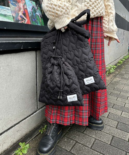 w closet（ダブルクローゼット）の「【Alley】ハートキルト巾着バック（バッグ・レディース・オフホワイト/ブラック/ピンク/シルバー・FREE）」の16枚目の写真