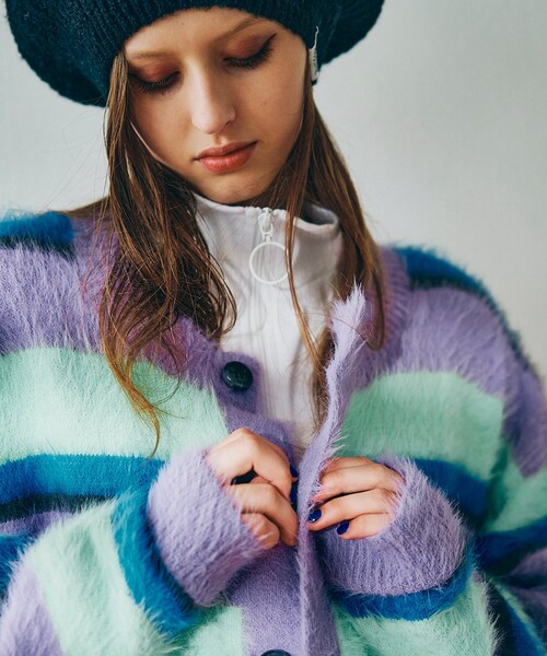 RNA（アールエヌエー）の「早トク10倍【11月下旬納期】K2660 シャギーボーダールーズカーディガン（トップス・レディース・レッド/ラベンダー）」の9枚目の写真