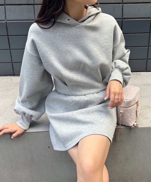 one after another NICE CLAUP（ワンアフターアナザーナイスクラップ）の「スウェットセットアップ（ワンピース/ドレス・レディース・オフホワイト/グレー/ブル－グレ－・0）」の2枚目の写真