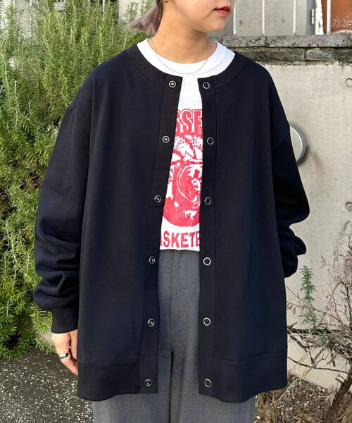 CIAOPANIC TYPY（チャオパニックティピー）の「【ユニセックス】スエードライクスウェットスナップカーディガン（カーディガン/ボレロ・レディース・オフホワイト/チャコールグレー/ブラック・M/L）」の2枚目の写真