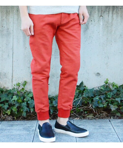 KATHARINE HAMNETT LONDON （キャサリンハムネットロンドン）の「STRETCH JOG PANTS（パンツ・メンズ・ブラック/レッド/グレー/オフホワイト・S/M/L）」の4枚目の写真