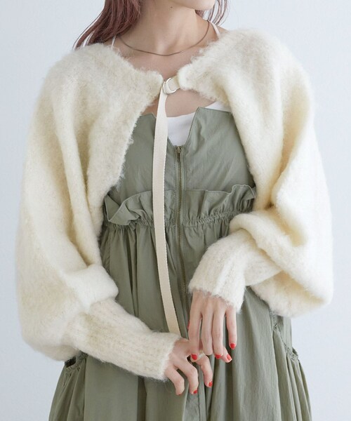 w closet(ダブルクローゼット)の「ブークレ起毛両A面ボレロ(トップス・レディース・アイボリー/グレー/オフ/ブルー/ベージュピンク・FREE)」の12枚目の写真