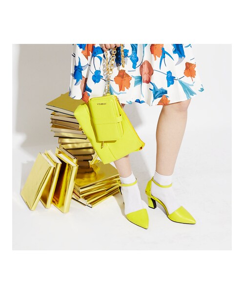 MURUA（ムルーア）の「【FEMININE】カバーベルトパンプス（シューズ・レディース・ホワイト/ブラック/イエロー/ゴールド）」の8枚目の写真