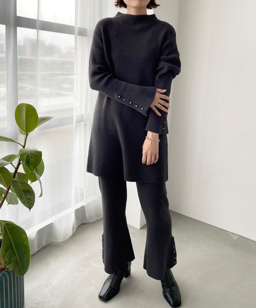 LOWRYS FARM（ローリーズファーム）の「スソフレアニットセットアップ