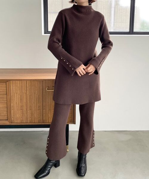 ローリーズファーム　セットアップ LOWRYS FARM（ローリーズファーム）の「スソフレアニットセットアップ