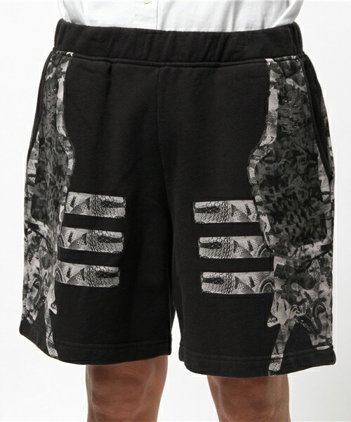 MARCELO BURLON(マルセロ・バーロン)の「MARCELO BURLON 『ROBOT CAMU』 SHORTS(その他パンツ・メンズ・ブラック・SMALL/MEDIUM)」の5枚目の写真