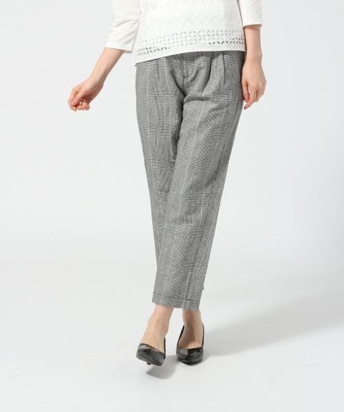 GLOBAL WORK（グローバルワーク）の「【きれいなシルエット】メンアサテーパードパンツ（パンツ・レディース・ホワイト05/グレーチェック11/ライトグレー12/ネイビーストライプ81/ネイビー88・Ｓ/Ｍ/Ｌ/ＸＬ）」の2枚目の写真