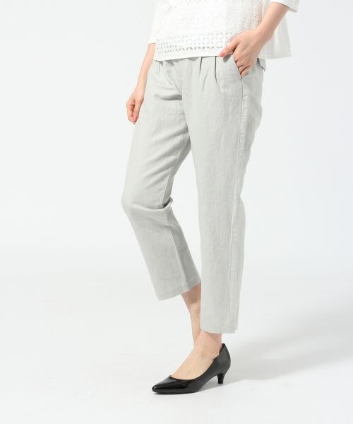 GLOBAL WORK（グローバルワーク）の「【きれいなシルエット】メンアサテーパードパンツ（パンツ・レディース・ホワイト05/グレーチェック11/ライトグレー12/ネイビーストライプ81/ネイビー88・Ｓ/Ｍ/Ｌ/ＸＬ）」の3枚目の写真