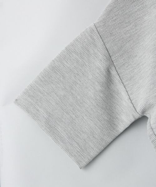 JEANASIS（ジーナシス）の「リップルハイネックZIPプルオーバー（トップス・レディース・オフホワイト/ブラック/グレー・FREE）」の7枚目の写真