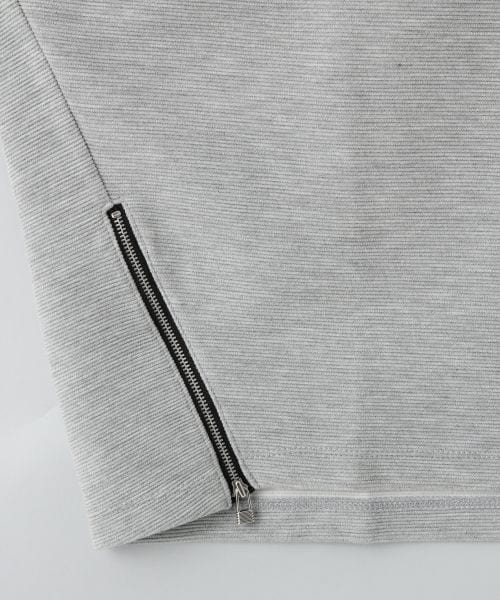 JEANASIS（ジーナシス）の「リップルハイネックZIPプルオーバー（トップス・レディース・オフホワイト/ブラック/グレー・FREE）」の8枚目の写真