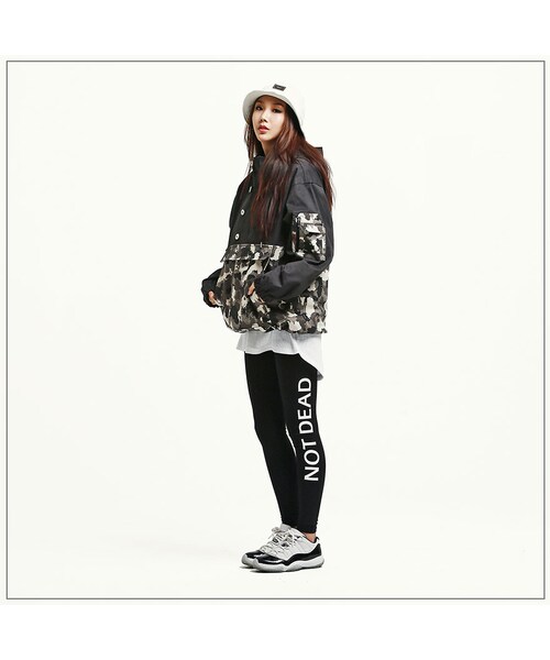 ROMANTIC CROWN（ロマンティッククラウン）の「WORLD CAMO PULLOVER BLK（その他・メンズ・기타）」の2枚目の写真