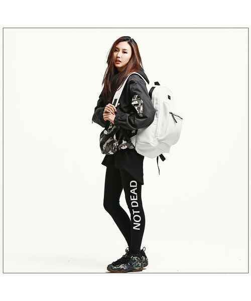 ROMANTIC CROWN（ロマンティッククラウン）の「INDEPENDENT BACKPACK WHT（バッグ・メンズ・기타）」の2枚目の写真