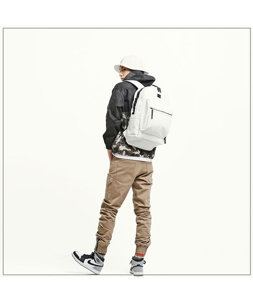 ROMANTIC CROWN（ロマンティッククラウン）の「INDEPENDENT BACKPACK WHT（バッグ・メンズ・기타）」の3枚目の写真