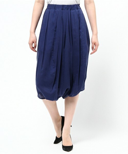 gomme(ゴム)の「ウェイブタックサルエルパンツ(その他パンツ・レディース・ブラック/ブルー・MEDIUM)」の2枚目の写真