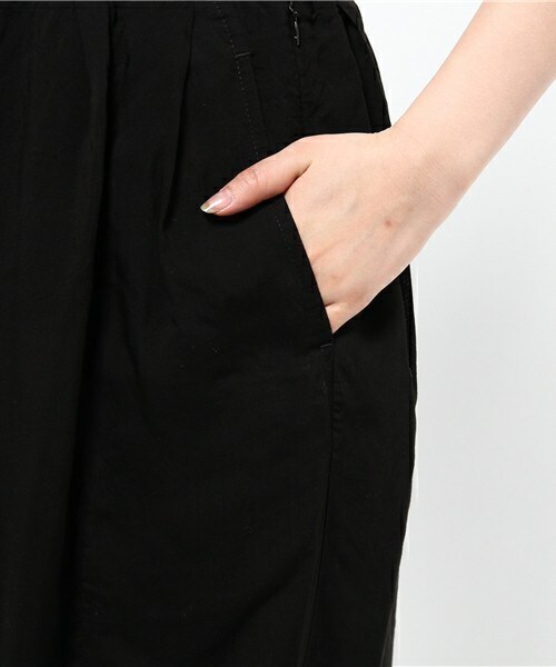 gomme(ゴム)の「ウェイブタックサルエルパンツ(その他パンツ・レディース・ブラック/ブルー・MEDIUM)」の8枚目の写真