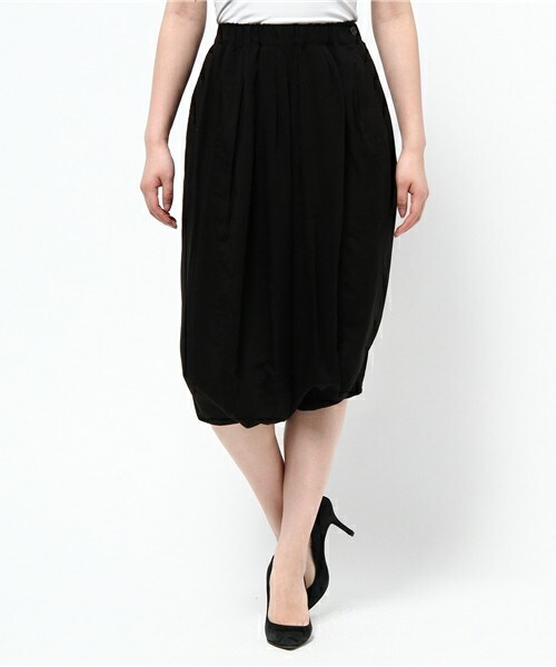 gomme(ゴム)の「ウェイブタックサルエルパンツ(その他パンツ・レディース・ブラック/ブルー・MEDIUM)」の1枚目の写真