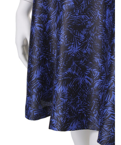 BORNY(ボルニー)の「パーム柄スタンドドレス(ワンピース/ドレス・レディース・ホワイト/ブルー・S)」の18枚目の写真