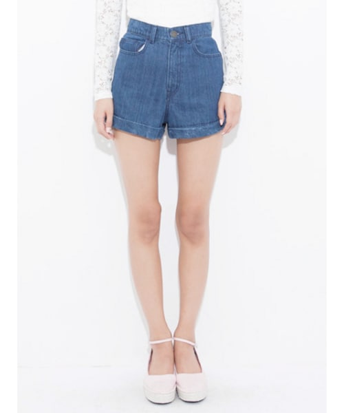 EMODA（エモダ）の「ロールUP ハイウエスト DENIM ショートパンツ（パンツ・レディース・ホワイト/アイスブルー/インディゴ・XS/S/M）」の4枚目の写真