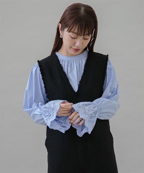 URBAN RESEARCH Sonny Label（アーバンリサーチサニーレーベル）の「2WAY袖口扇貝蕾絲立領罩衫（その他・レディース・米色/黑色/薩克斯藍・米色/黑色/薩克斯藍）」の19枚目の写真