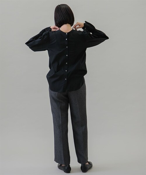 URBAN RESEARCH Sonny Label（アーバンリサーチサニーレーベル）の「2WAY袖口扇貝蕾絲立領罩衫（その他・レディース・米色/黑色/薩克斯藍・米色/黑色/薩克斯藍）」の16枚目の写真