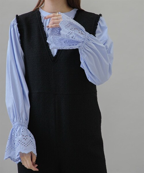 URBAN RESEARCH Sonny Label（アーバンリサーチサニーレーベル）の「2WAY袖口扇貝蕾絲立領罩衫（その他・レディース・米色/黑色/薩克斯藍・米色/黑色/薩克斯藍）」の17枚目の写真