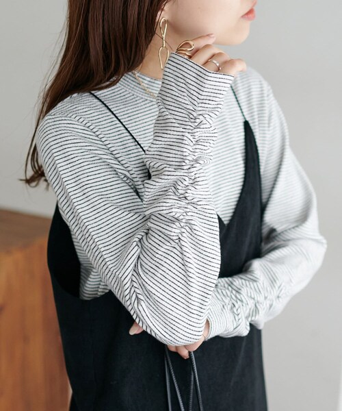 DISCOAT（ディスコート）の「起毛リブ袖口ギャザーハイネック（Tシャツ