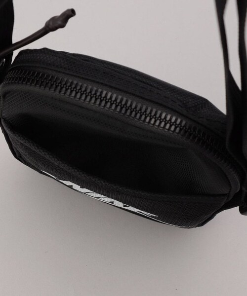 NIKE(ナイキ)の「ヘリテージスモールアイテム(ショルダーバッグ/サコッシュ)【限定展開】(バッグ・メンズ・ブラック・ONE SIZE)」の5枚目の写真