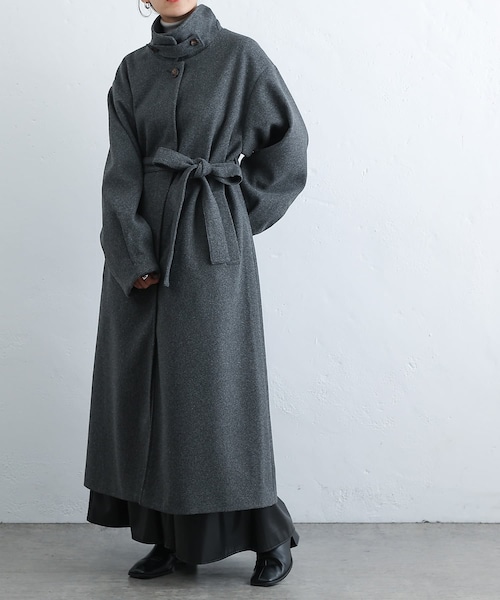 COLONY 2139(コロニートゥーワンスリーナイン)の「ベルト付ボリューム袖ステンカラーコート(ステンカラーコート・レディース・アイボリー/ブラウン/チャコールグレー/ブラック・F)」の3枚目の写真