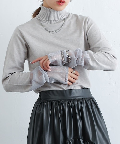 COLONY 2139(コロニートゥーワンスリーナイン)の「PBT袖シアー切替タートルニット(ニット/セーター・レディース・グレー/アイボリー/ブラック/ブラウン・F)」の1枚目の写真