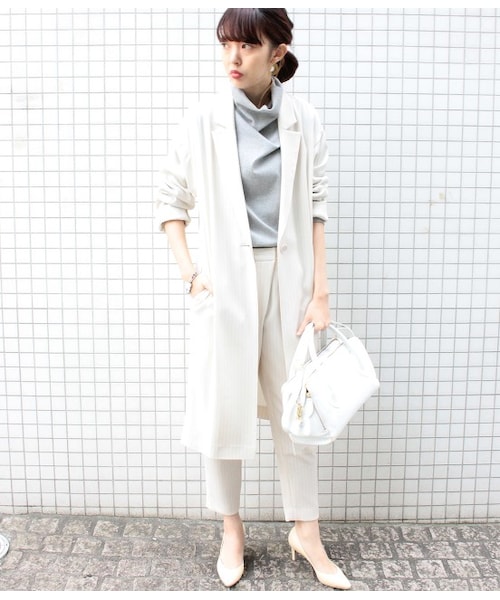 ADAM ET ROPE'（アダムエロペ）の「【先行予約】ピンストジョーゼットチェスターコート　15SS【春の新作】（ジャケット・レディース・ベージュ/ネイビー・36/38）」の4枚目の写真