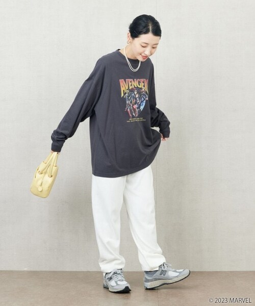 Disney（ディズニー）の「別注 / MARVEL Avengers / Vintage Tシャツ【限定展開】（その他・メンズ・オフホワイト/ブラック・FREE）」の5枚目の写真