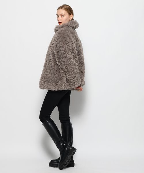 FOREVER 21（フォーエバー トゥエンティーワン）の「フェイクファー