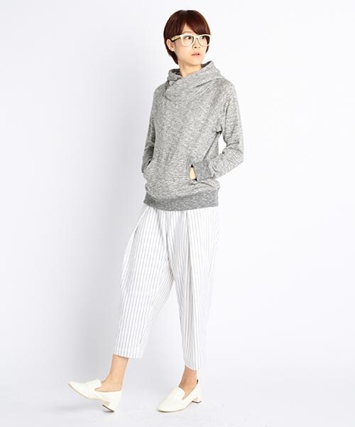 DOUBLE NAME（ダブルネーム）の「ボタン付きボリューム衿パーカー（トップス・レディース・ブルー/チャコールグレー/オフシロ・FREE）」の8枚目の写真