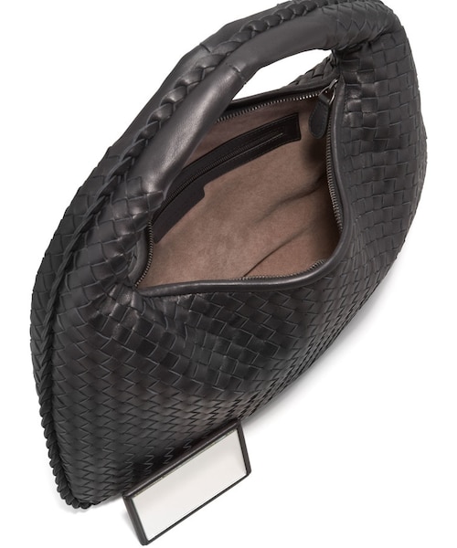 BOTTEGA VENETA(ボッテガヴェネタ)の「Bottega Veneta Veneta Hobo Bag, Black(バックパック/リュック・レディース・BLACK)」の2枚目の写真