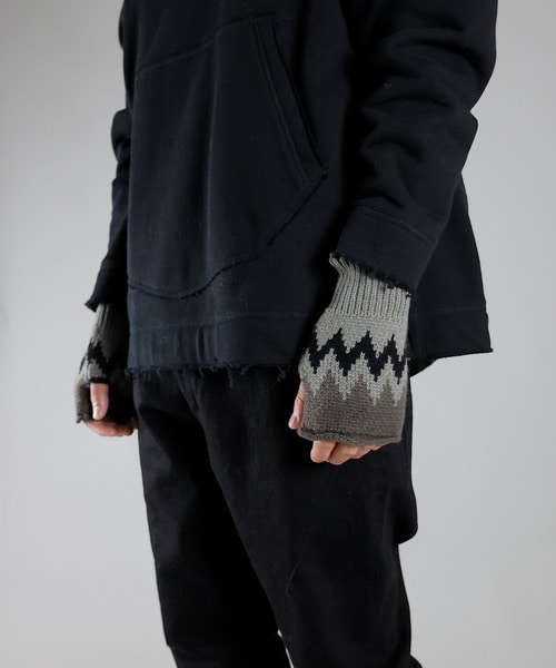 ZIGZAG JACQUARD ARM WARMER